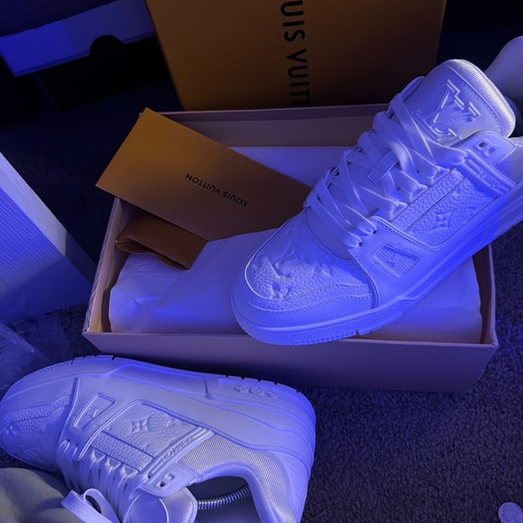 Louis Vuitton sneaker Sz 8.5 - Picture 7 of 7